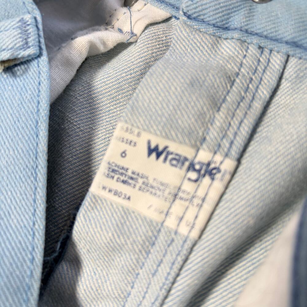 VTG Wrangler womens light blue jeans.  Size 24. High rise, straight leg.  1970s - Picture 3 of 6